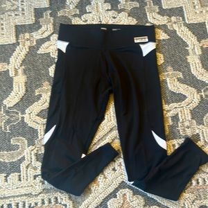 Pink Ultimate Yoga leggings size large black & white